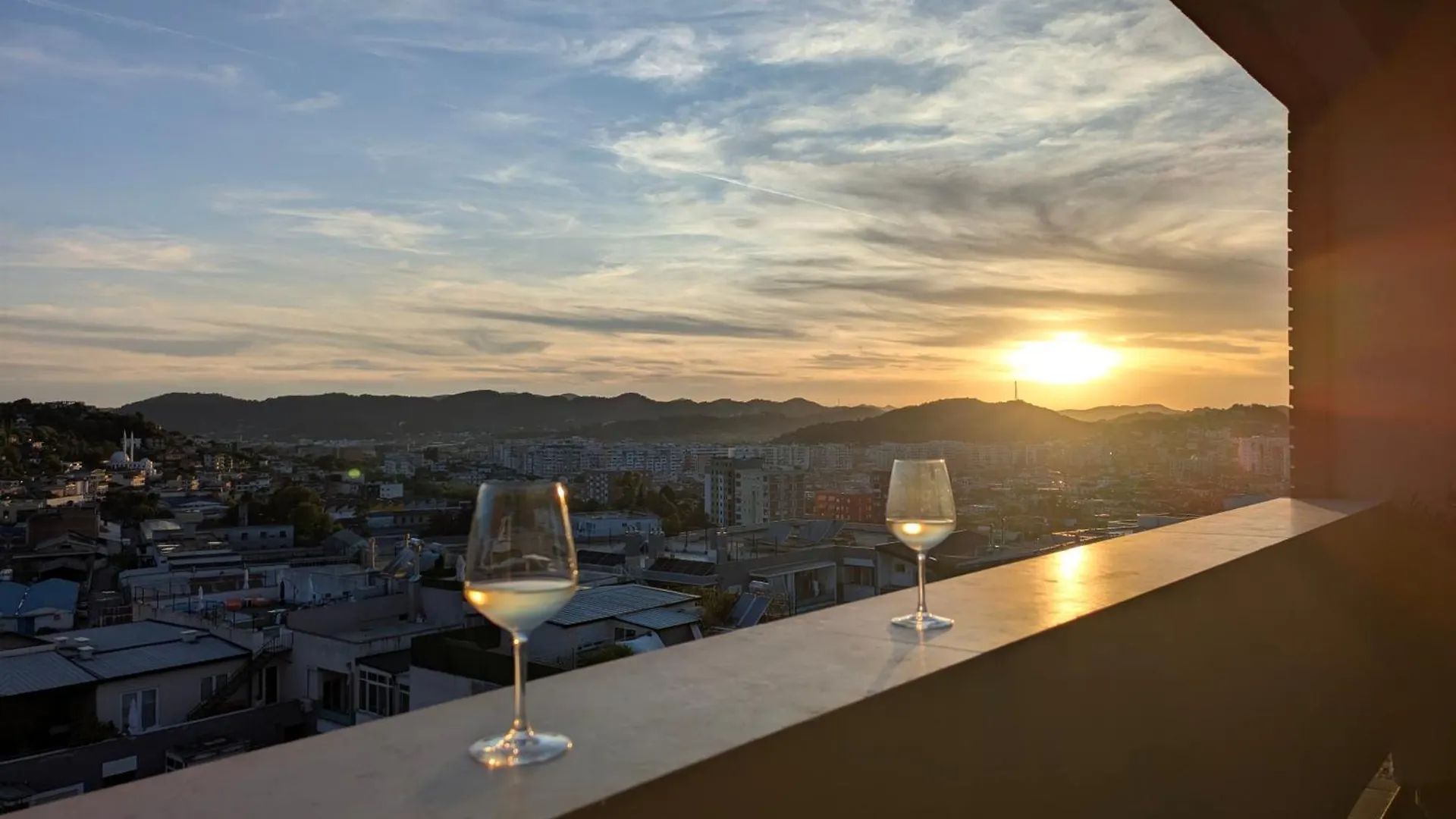 Golden View Tirana Apartment 0*,
